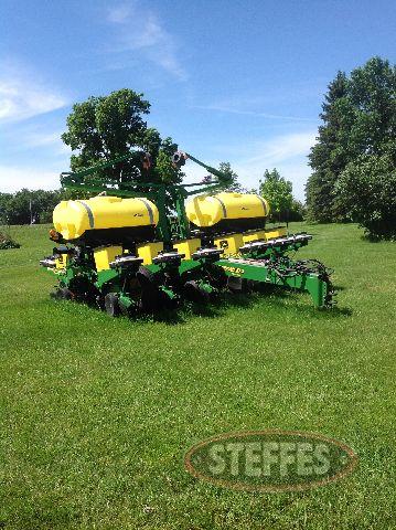  John Deere 1760 Conservation_1.jpg